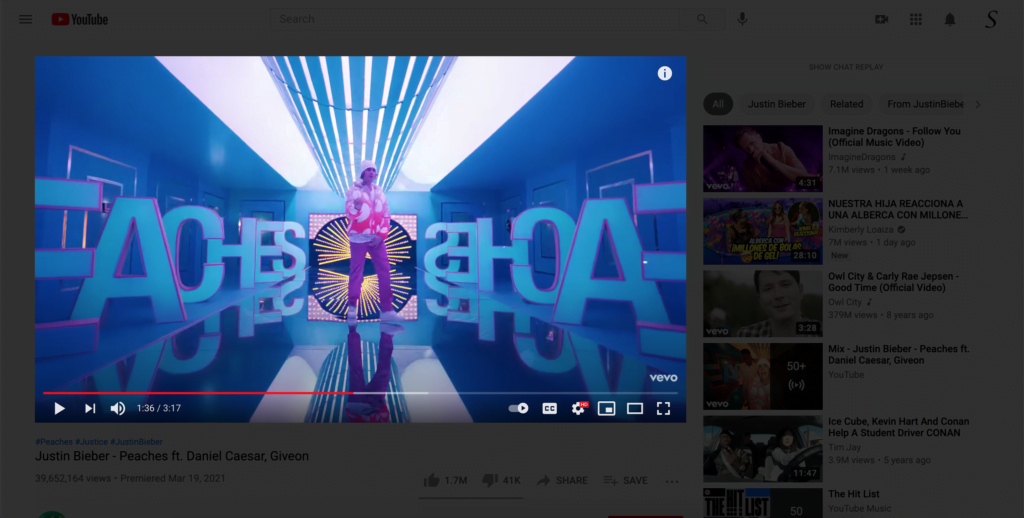 Turn Off the Lights in Dark Mode on the YouTube website with video player focused