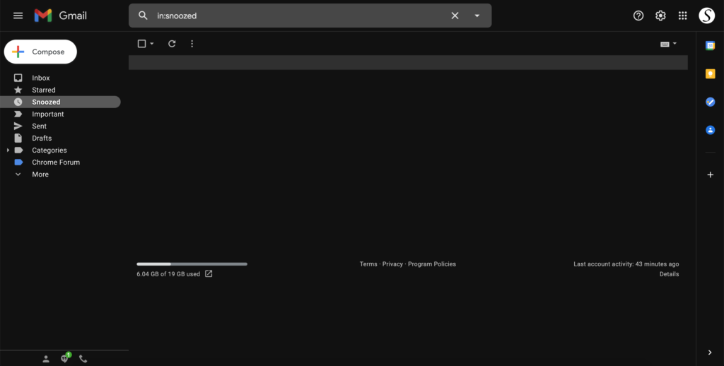 Gmail in Dark Mode with on the snoozed page